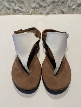 AEROSOLES White and Brown Leather Thong Sandals